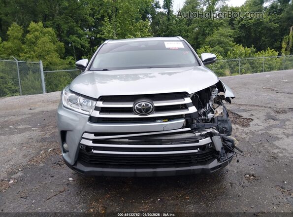 5TDKZRFH5JS542340 2018 TOYOTA HIGHLANDER Silver Widok zestawu wskaźników