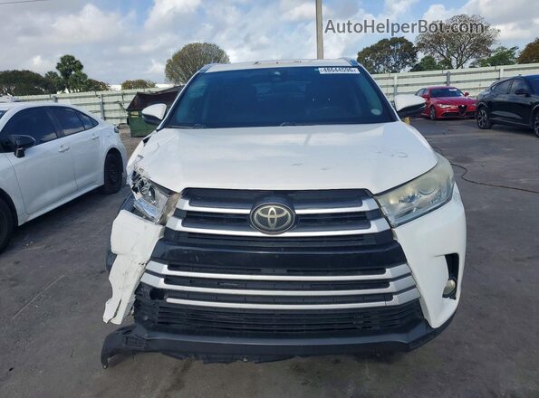 5TDKZRFH6HS203404 2017 TOYOTA LE White 