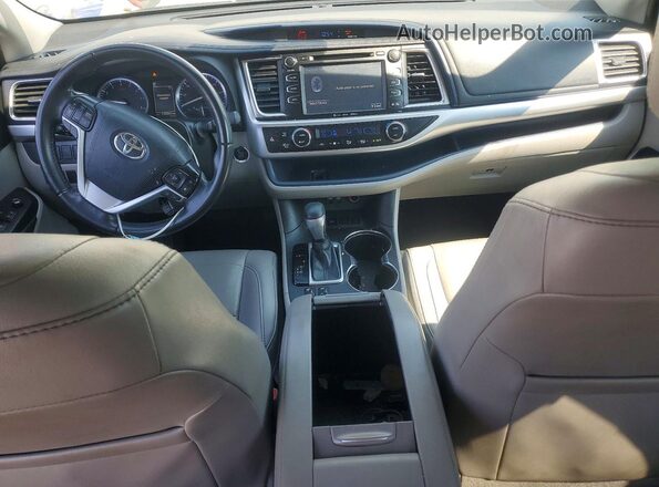5TDKZRFH7KS567841 2019 TOYOTA HIGHLANDER White 