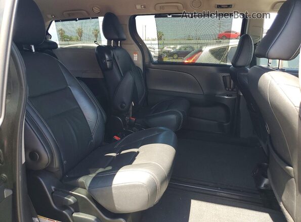 5TDXZ3DC5JS913233 2018 TOYOTA SIENNA Gray Rear interior view