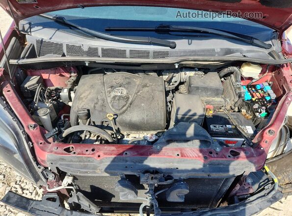 5TDXZ3DC7JS965804 2018 TOYOTA SIENNA Red Vista del compartimento del motor