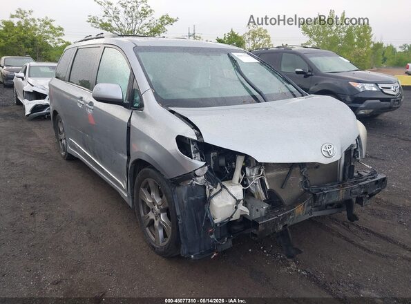 5TDXZ3DC8HS814206 2017 TOYOTA SIENNA Silver Вид спереду
