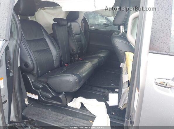 5TDXZ3DC8HS814206 2017 TOYOTA SIENNA Silver Вид наклейки з VIN-кодом
