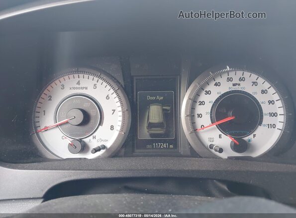 5TDXZ3DC8HS814206 2017 TOYOTA SIENNA Silver Вид задніх сидінь