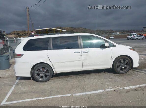 5TDXZ3DC8JS903568 2018 TOYOTA SIENNA White Rear interior view