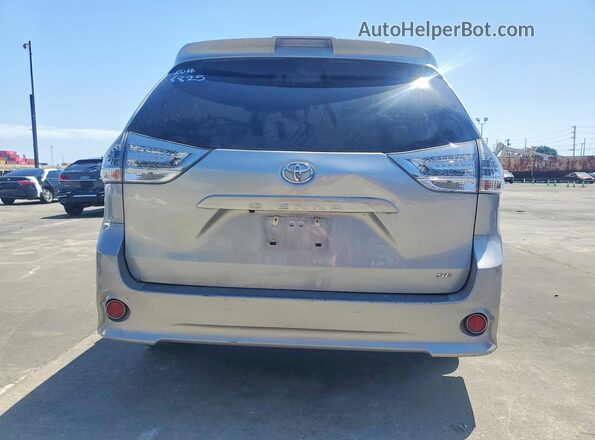 5TDXZ3DCXJS947118 2018 TOYOTA SIENNA Silver Vista trasera