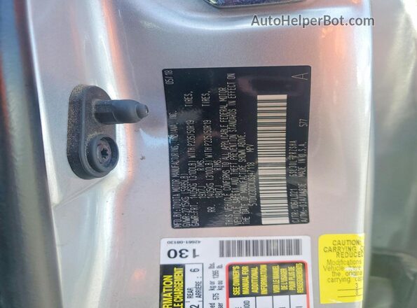 5TDXZ3DCXJS947118 2018 TOYOTA SIENNA Silver Vista del compartimento del motor