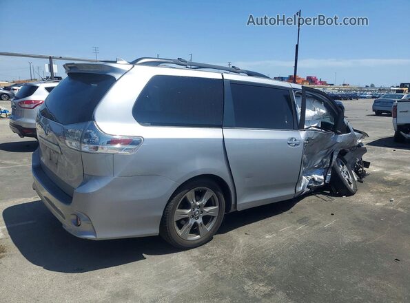 5TDXZ3DCXJS947118 2018 TOYOTA SIENNA Silver Trasero derecho