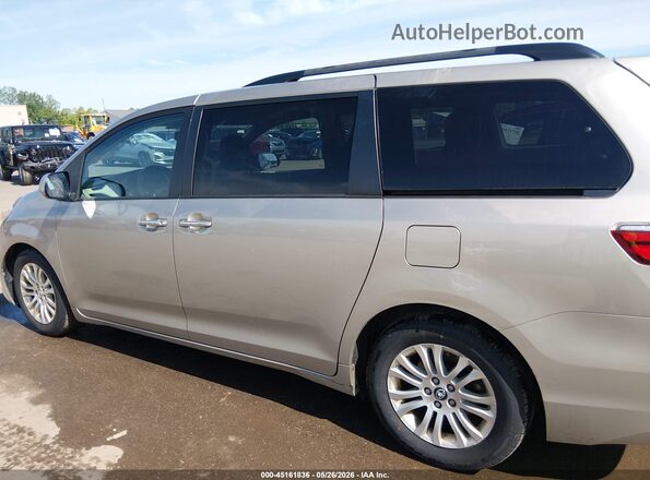 5TDYK3DC1GS742689 2016 TOYOTA SIENNA Gold Widok wnętrza 360 stopni