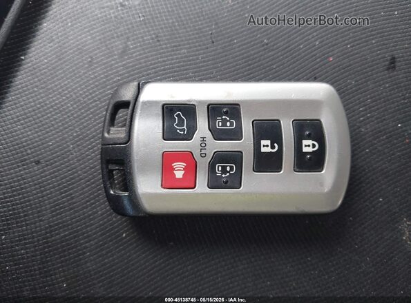 5TDYK3DC4GS739429 2016 TOYOTA SIENNA Серебряный Вид панели приборов