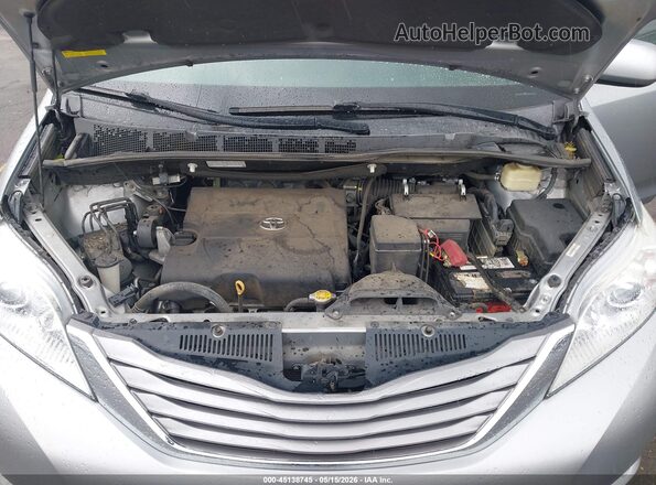 5TDYK3DC4GS739429 2016 TOYOTA SIENNA Серебряный Вид сзади