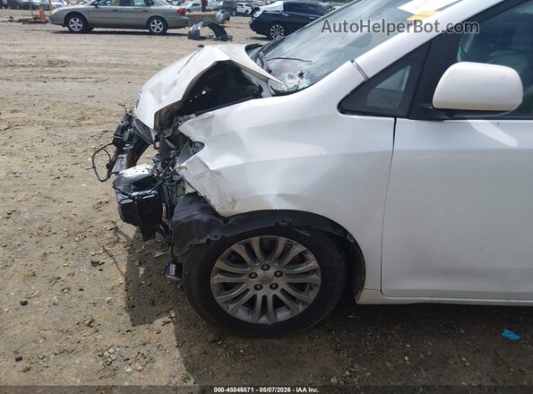 5TDYK3DC6GS706867 2016 TOYOTA LE White 