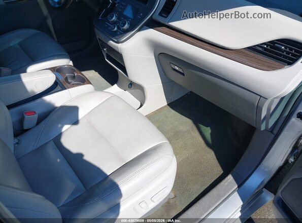 5TDYK3DC9GS698974 2016 TOYOTA LE Silver Вид салону спереду