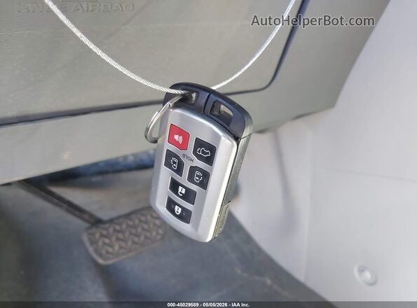 5TDYK3DC9GS698974 2016 TOYOTA LE Silver Вид панелі приладів