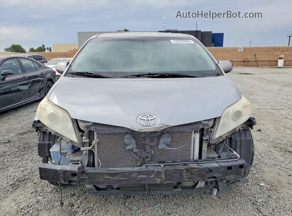 5TDYK3DCXGS735966 2016 TOYOTA SIENNA Silver Դիմացի տեսք