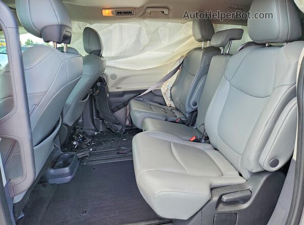 5TDYRKEC0NS106816 2022 TOYOTA SIENNA Gray Widok wnętrza z tyłu