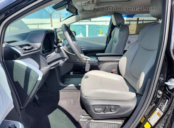 5TDYRKEC0TS294086 2026 TOYOTA SIENNA Black 