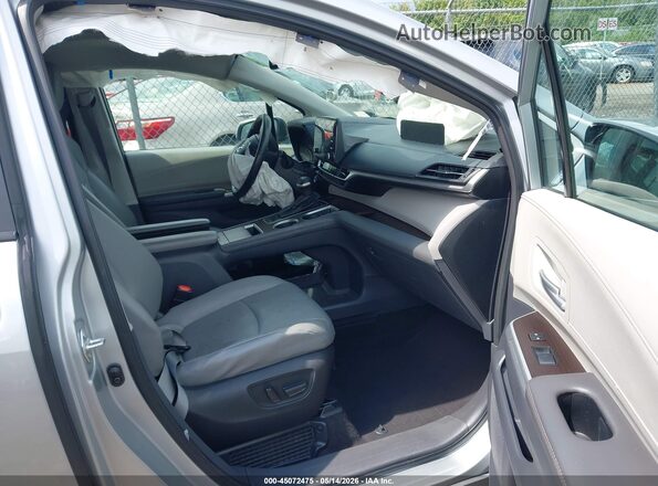 5TDYRKEC1PS167224 2023 TOYOTA SIENNA Silver წინა სალონის ხედი