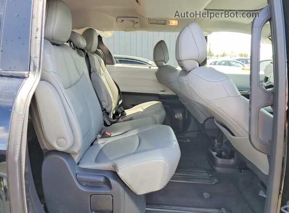 5TDYRKEC1TS294176 2026 TOYOTA SIENNA Black Vista de los asientos traseros