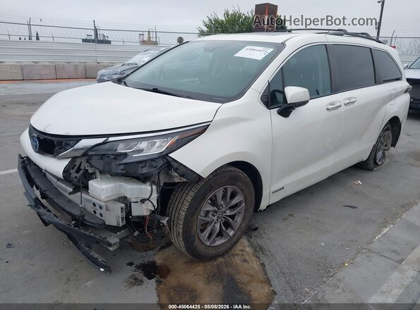 5TDYRKEC2MS021426 2021 TOYOTA LE White 