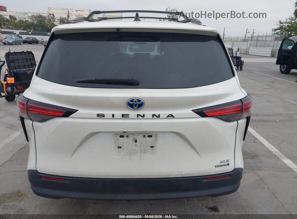 5TDYRKEC2MS021426 2021 TOYOTA LE White 