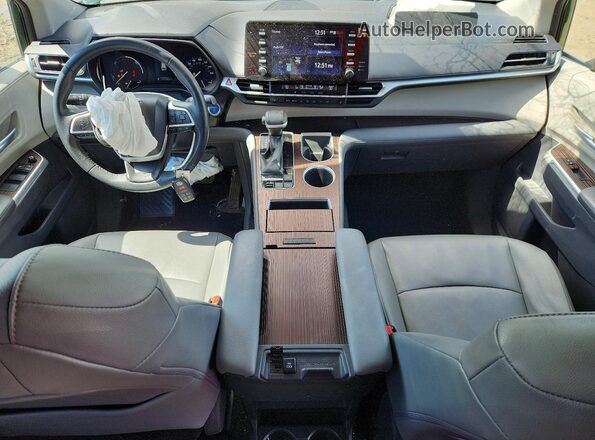 5TDYRKEC5MS016981 2021 TOYOTA SIENNA Зеленый Вид панели приборов