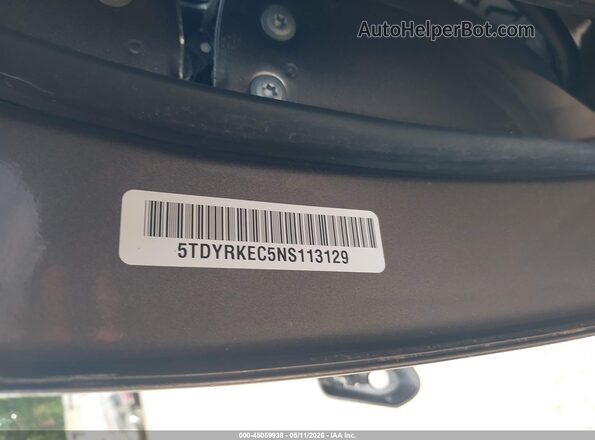 5TDYRKEC5NS113129 2022 TOYOTA LE Gray Widok komory silnika