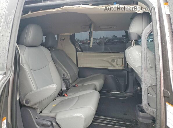 5TDYRKEC9MS036750 2021 TOYOTA SIENNA Gray Вид задньої частини салону