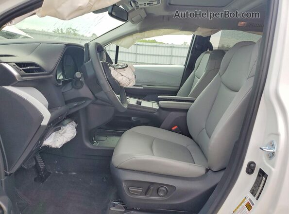 5TDYSKFC2TS251775 2026 TOYOTA SIENNA White Vista interior delantera