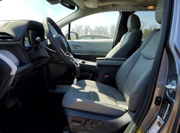 5TDYSKFC3TS236511 2026 TOYOTA SIENNA Gray Вид салону спереду