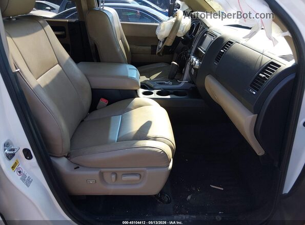 5TDYY5G16GS065451 2016 TOYOTA SEQUOIA Белый Вид салона спереди