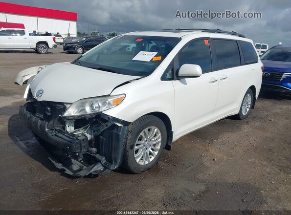 5TDYZ3DC0HS824412 2017 TOYOTA SIENNA Белый Передняя левая четверть
