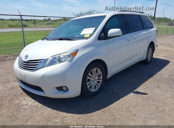 5TDYZ3DC0HS884593 2017 TOYOTA SIENNA White Przód lewy