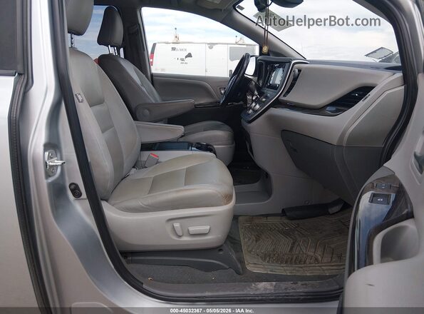 5TDYZ3DC0LS056262 2020 TOYOTA LE Silver წინა სალონის ხედი