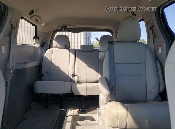 5TDYZ3DC1JS924220 2018 TOYOTA SIENNA Белый 