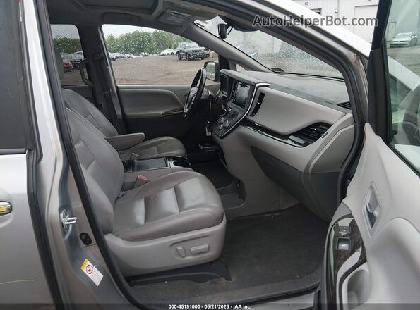 5TDYZ3DC1JS949909 2018 TOYOTA SIENNA Silver Вид салону спереду