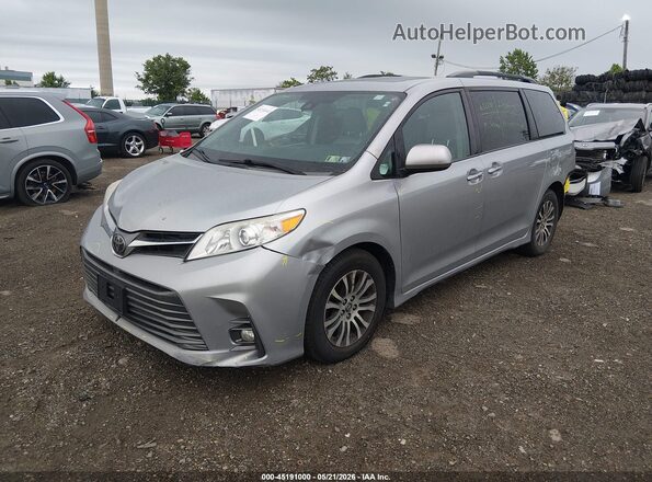 5TDYZ3DC1JS949909 2018 TOYOTA SIENNA Silver Передня ліва чверть