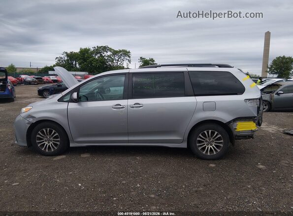 5TDYZ3DC1JS949909 2018 TOYOTA SIENNA Silver 