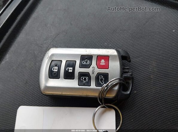 5TDYZ3DC1JS949909 2018 TOYOTA SIENNA Silver Вид панелі приладів