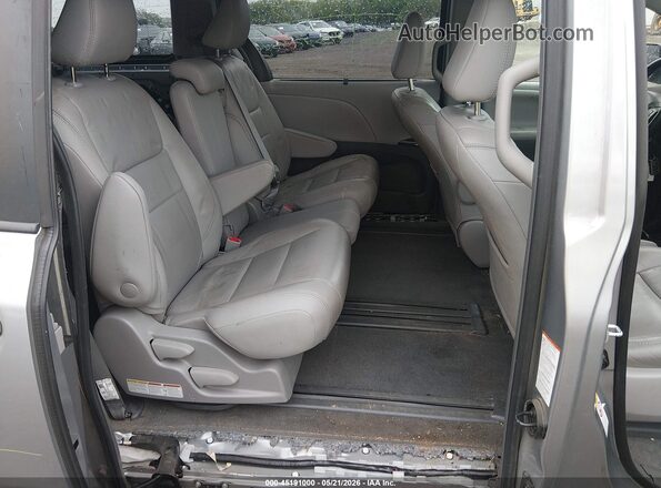 5TDYZ3DC1JS949909 2018 TOYOTA SIENNA Silver Вид наклейки з VIN-кодом