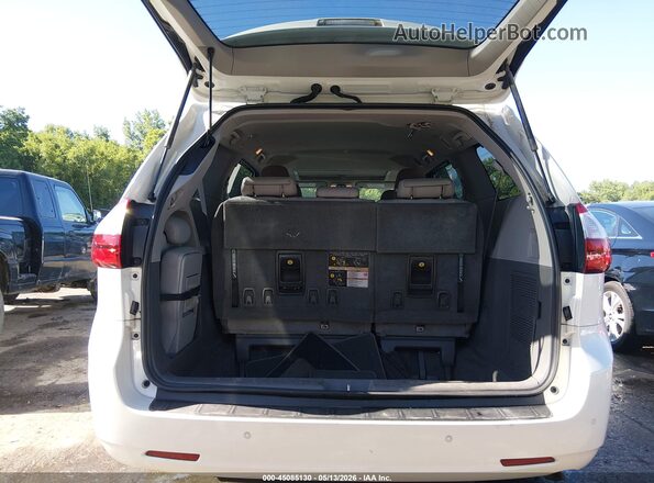5TDYZ3DC1JS951286 2018 TOYOTA LE Белый 