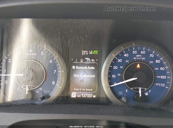 5TDYZ3DC1JS951286 2018 TOYOTA LE Белый Вид задних сидений