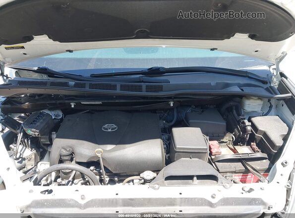 5TDYZ3DC2KS987182 2019 TOYOTA SIENNA White უკანა ხედი