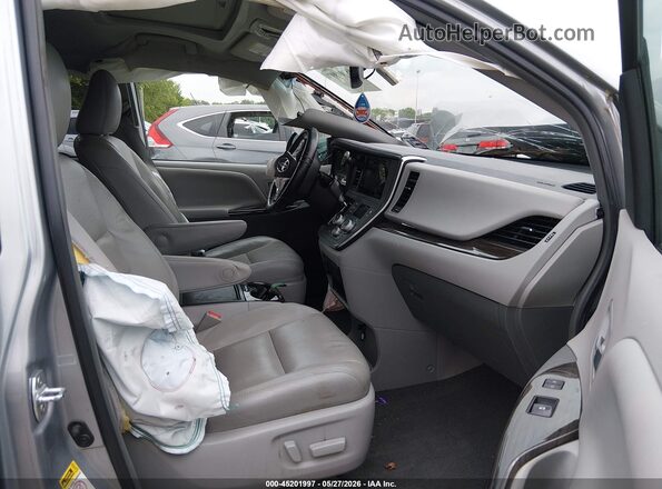 5TDYZ3DC5HS782982 2017 TOYOTA SIENNA Silver 