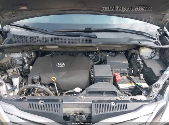 5TDYZ3DC5HS803345 2017 TOYOTA LE Gray Вид ззаду
