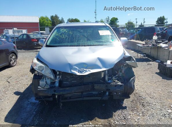 5TDYZ3DC5HS809839 2017 TOYOTA LE Silver Widok zestawu wskaźników
