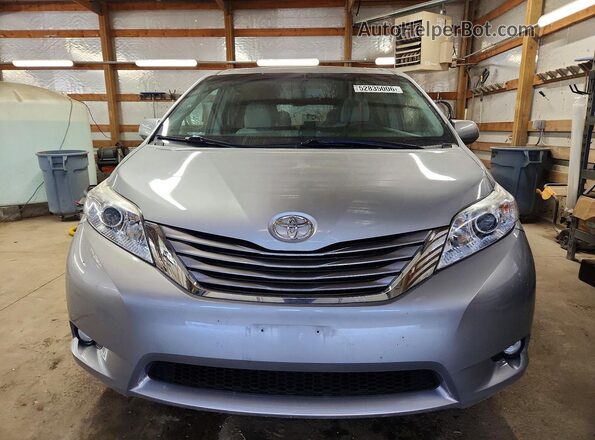 5TDYZ3DC7HS815917 2017 TOYOTA SIENNA Silver 