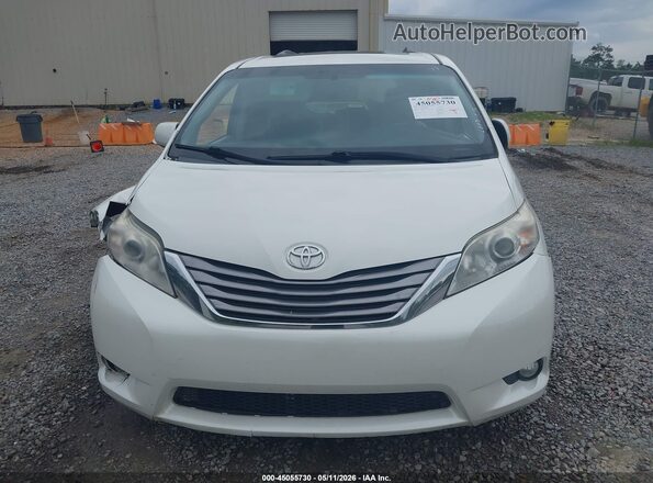5TDYZ3DC8HS806806 2017 TOYOTA LE White Առջևի վահանակի տեսք