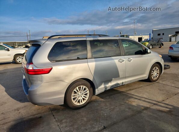 5TDYZ3DC8HS897592 2017 TOYOTA SIENNA Silver 