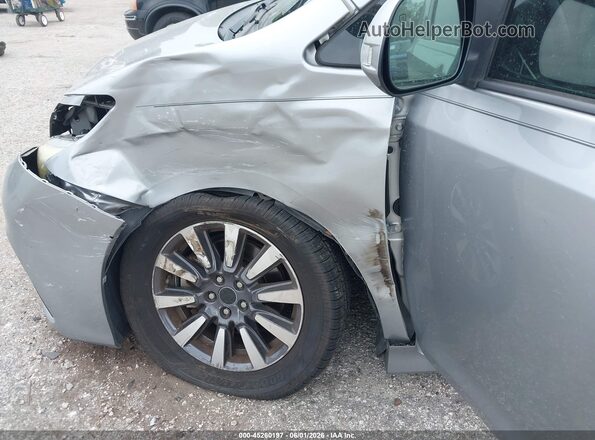 5TDYZ3DCXJS957944 2018 TOYOTA SIENNA Gray Widok z przodu